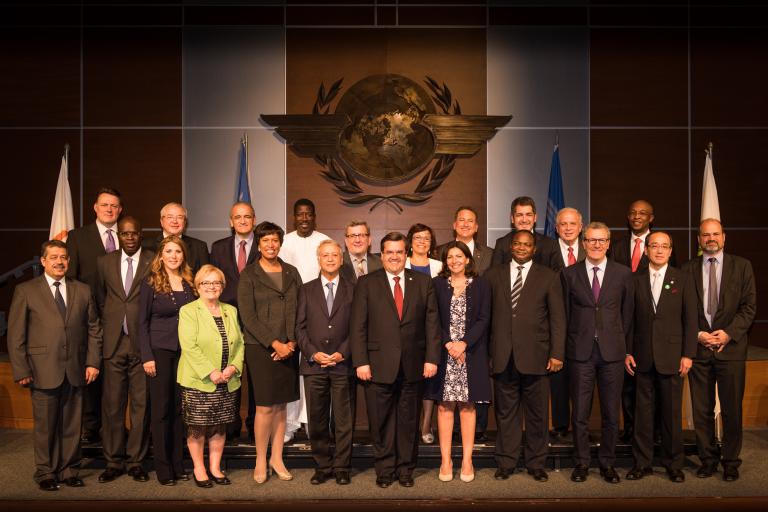 Photo des maires présents au Sommet du vivre ensemble de Montréal en 2015